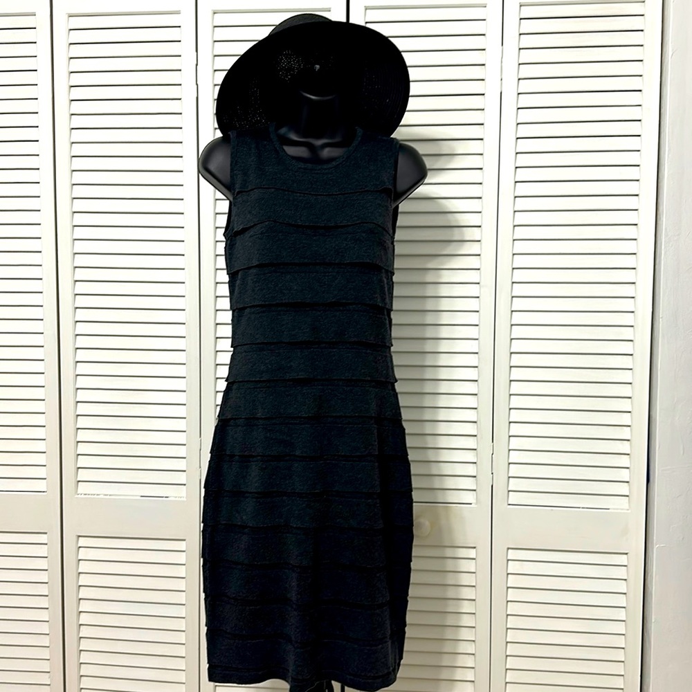 Calvin Klein Med Gray/Grey Tiered Overlay Sleeveless Round Neck Knit Maxi Dress